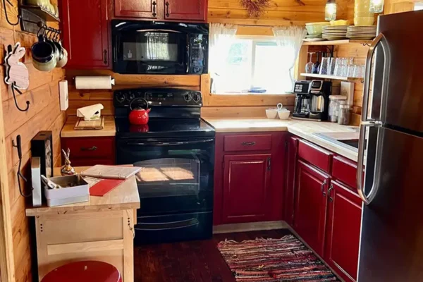 Red Roof Retreats - Red Roof Log Cabin, interior - full kitchen - Lake of Egypt - Goreville, IL