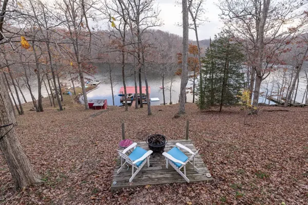 Red Roof Retreats - Little Moon Tiny Lakeside Cabin, exterior view - Lake of Egypt - Goreville, IL