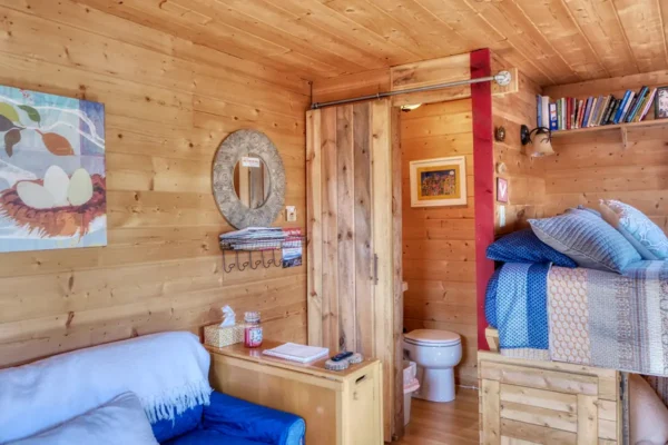 red-roof-retreats-little-moon-tiny-cabin-goreville-il-2025-11