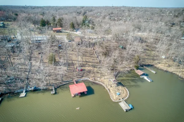red-roof-retreats-little-moon-tiny-cabin-goreville-il-2025-17