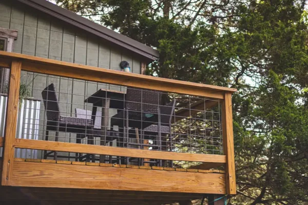 red-roof-retreats-jaybird-treehouse-cabin-goreville-il-51