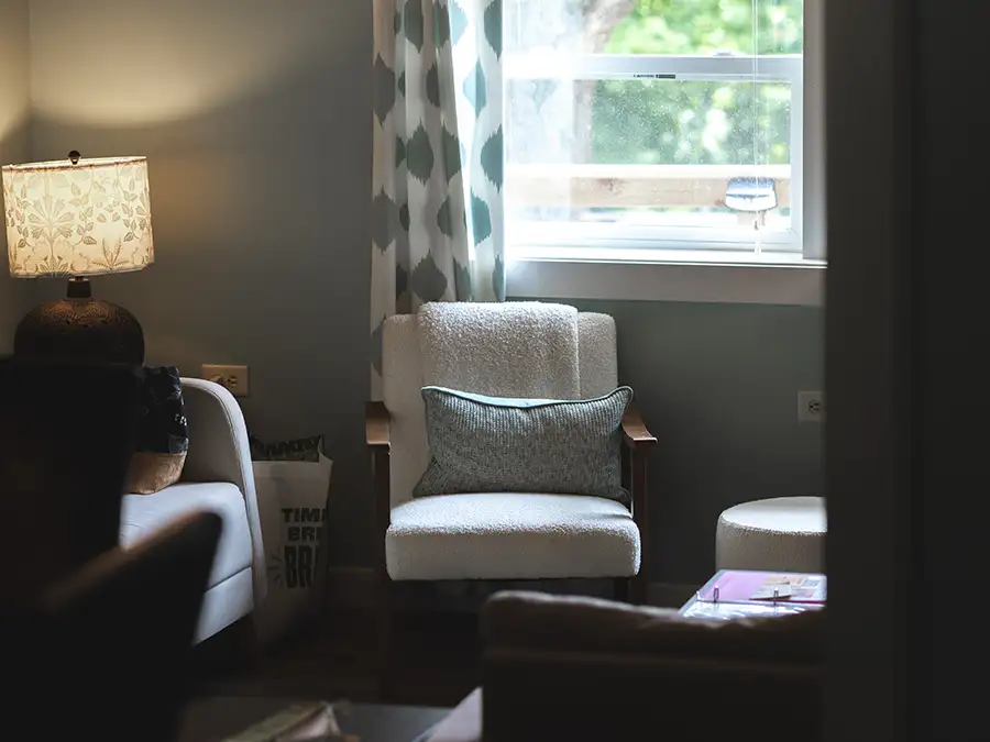 red-roof-retreats-sassy-doe-goreville-il-37